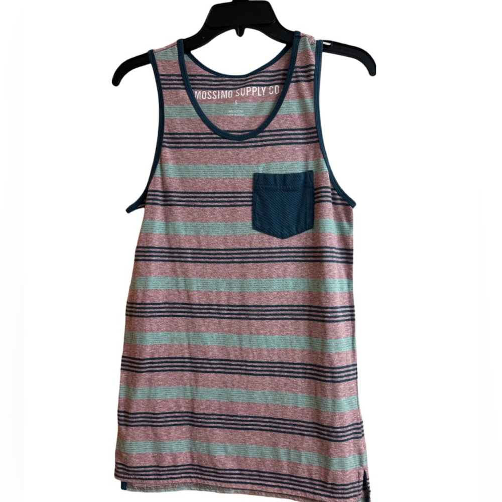 Men’s Mossimo Tank top with pocket . Size small